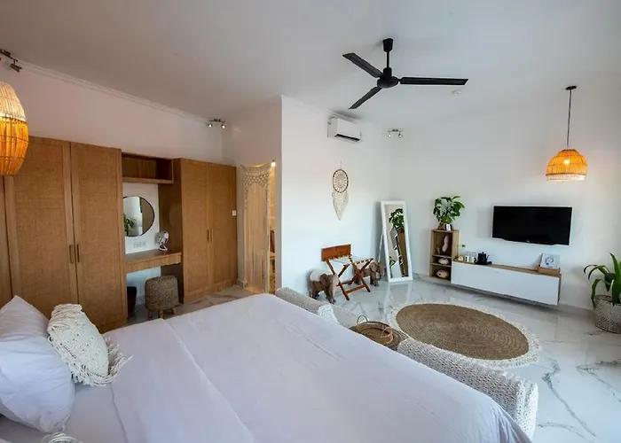 Moonlight Hotel 4*